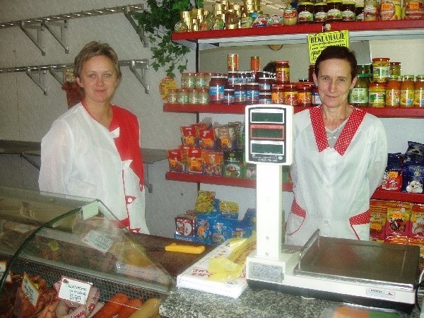 Małgorzata Kopeć i Bogusława Zmiędak ze  sklepu mięsnego w Golubiu.