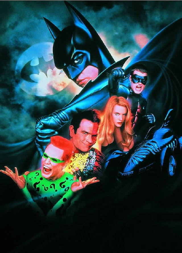 "Batman Forever"Na początek coś dla fanów Batmana i Supermana! Stacja TNT przygotowała maraton z filmami o tych superbohaterach! Zaczniemy od Batmana - Księcia Ciemności, który świetnie radzi sobie z powierzoną mu przez los misją obrońcy uciśnionych, ale jego alter ego załamuje się pod ciężarem dramatycznych wspomnień z młodości. Milioner Bruce Wayne postanawia poszukać fachowej pomocy. Zaczyna leczyć się u pięknej pani psycholog, doktor Chase Meridian. Pod jej opieką pacjent powraca do równowagi i to w samą porę. Właśnie staje wobec kolejnego wyzwania. Jego miasto wystawione zostaje na ciężką próbę, grozi mu zagłada pod rządami dwóch szaleńców. Pierwszym z nich jest dwulicowy prawnik Harvey Dent. Wiele lat temu w czasie jednej z rozpraw doszło do wypadku, od tamtej tragedii Harvey Dent posiada dwie całkowicie różne twarze i w stwierdzeniu tym nie ma nic z przenośni...Emisja: TNT, godz. 13:20