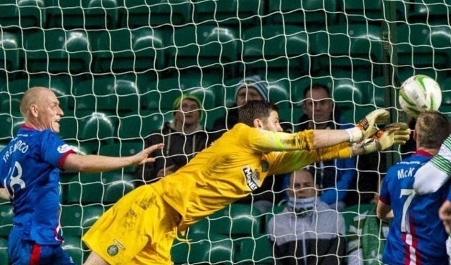 13. Łukasz Załuska (Celtic Glasgow). Polski golkiper po odejściu Fraser Forstera do Southampton wciąż pozostaje rezerwowym bramkarzem Celticu. Drużyna Załuski awansowała do kolejnej rundy Ligi Europy, ale ciężko wróżyć Polakowi nagłą odmianę sytuacji i powrót między słupki "The Bhoys". Jesienią nie zagrał ani minuty.