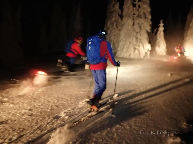 Akcja ratunkowa GOPR: dwaj skiturowcy pomylili szlak. Szukało ich 20 ratowników