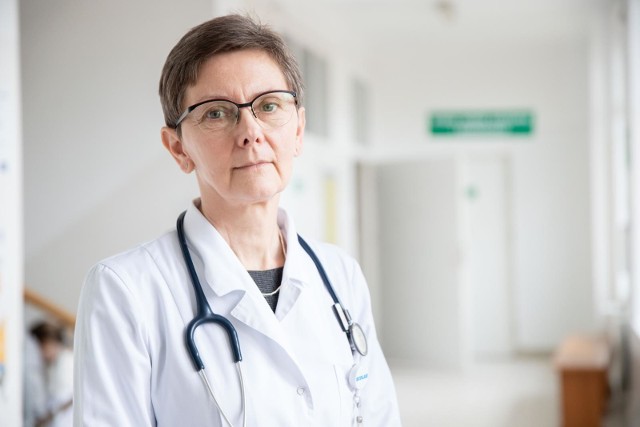 Prof. Joanna Maria Zajkowska z Kliniki Chorób Zakaźnych i Neuroinfekcji Wydziału Lekarskiego z Oddziałem Stomatologii i Oddziałem Nauczania w Języku Angielskim Uniwersytetu Medycznego w Białymstoku.