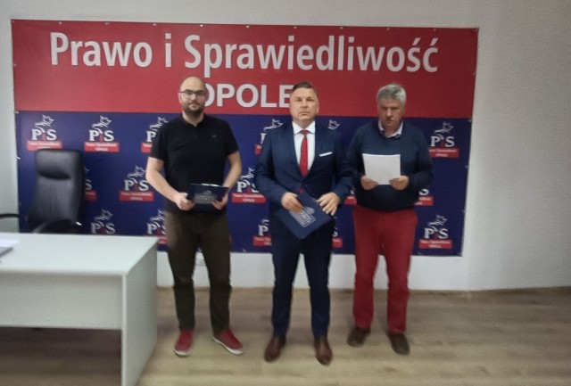 Członkowie PiS sprzeciwiają się wulgarnemu zachowaniu posła Witolda Zembaczyńskiego.