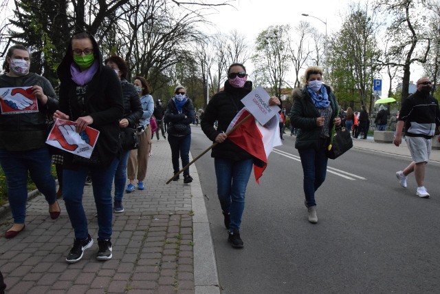 Sobotni protest pracowników transgranicznych w Cieszynie. Wzięło w nim udział kilkaset osób