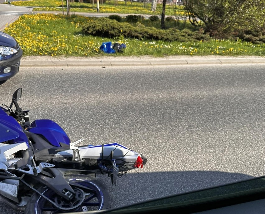 Aż trzy wypadki z udziałem motocyklistów w jednym czasie: w Trzcianie, Stobiernej i Rzeszowie. Są poszkodowani