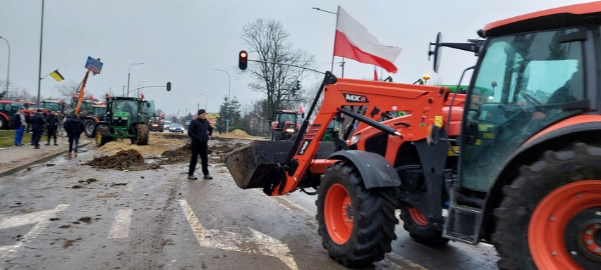 Rolnicy blokują drogi w Pucku. To w związku z wizyta...