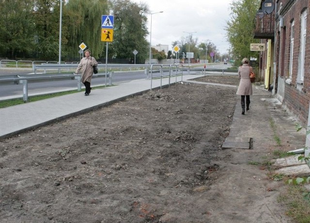 Na tym odcinku miała rosnąć trawa i krzewy. Na razie jest tylko pobojowisko.