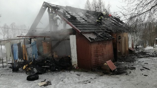 O ile alarm pożarowy w Siedliskach był fałszywy, to w Libuszy spłonął domek gospodarczy. Straty wyniosły 40 tysięcy złotych.