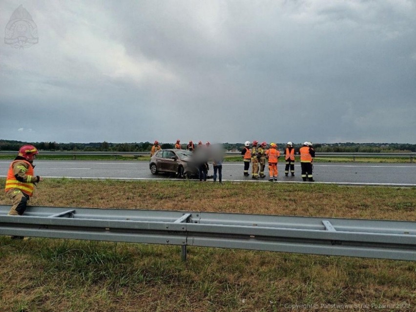 Wypadek na A4. Kolejne auto uderzyło w bariery na autostradzie A4 pod Tarnowem. Są utrudnienia dla kierowców