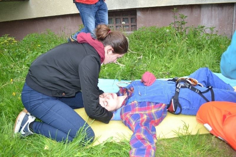 Młodzi ratownicy w akcji - mistrzostwa w Ostrowcu