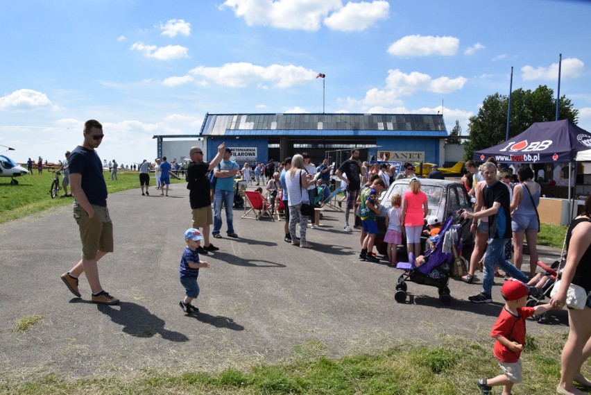 Piknik lotniczy na lotnisku w Bielsku-Białej -...