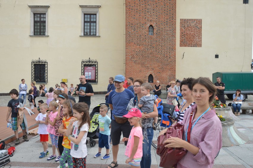 Tarnów. Pół miasta chciało mieć selfie z Mr Tartuffo (ZDJĘCIA)