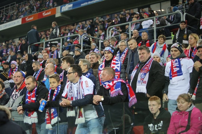 Kibice Górnika Zabrze na meczu z Lechem Poznań