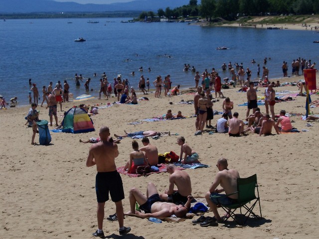 Archiwalne zdjęcie Nyskiej Riwiery. W tym roku tłoku na plaży raczej nie będzie