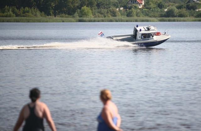 Piękna pogoda, upalne temperatury sprzyjają odpoczynkowi nad wodą. Nie zapominajmy jednak o rozwadze i rozsądku.