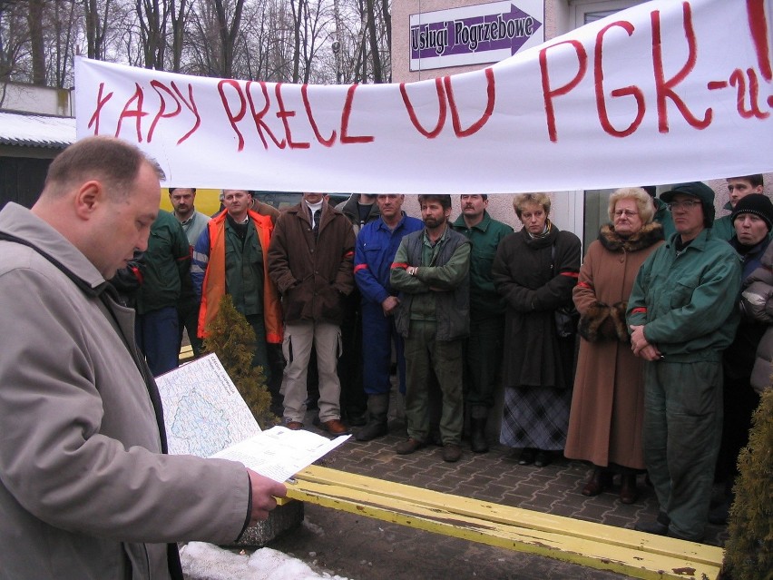 Konrad Bil (z lewej) zapewniał wczoraj pracowników...