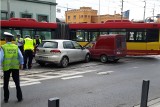 Wypadek przy dworcu Wrocław Główny. Zablokowane skrzyżowanie Dworcowej i Małachowskiego