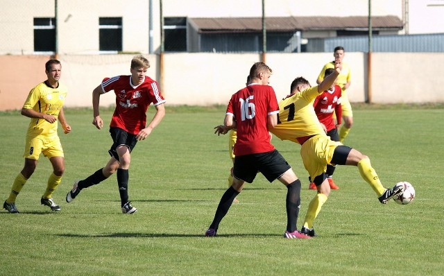 W meczu 7. kolejce V ligi (grupa 1.) Wda II/Strażak Przechowo pokonała Mustang Ostaszewo 2:0 (1:0). Bramki strzelili Wojciech Ratkowski i Maciej Kołodziej. To piąta wygrana z rzędu lidera z rzędu. I to bez straty gola.