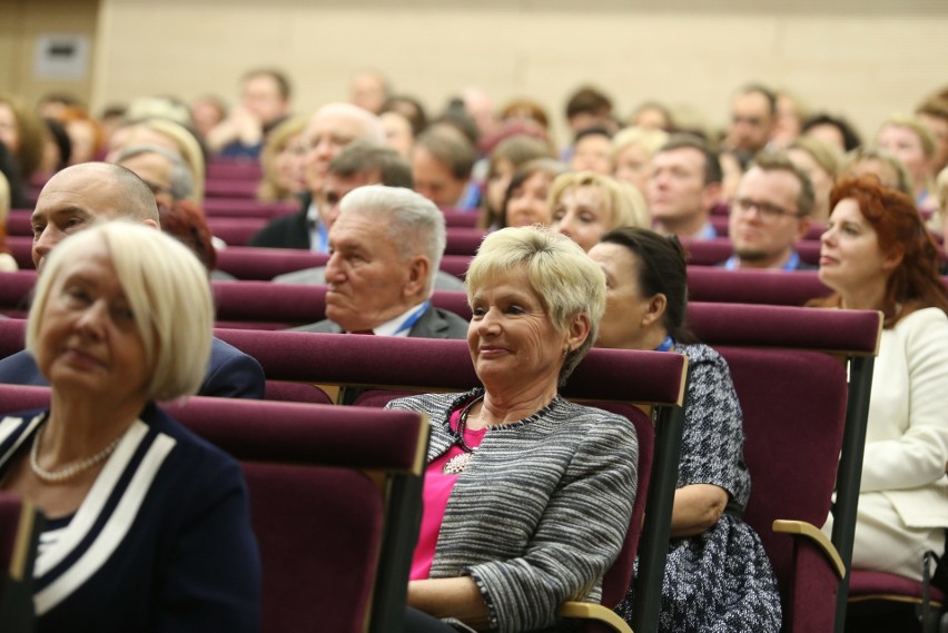 Sosnowiec: Wydział Farmaceutyczny ŚUM ma 45 lat ZDJĘCIA