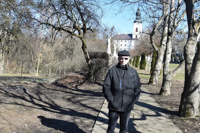 Ksiądz Wacław Paluch dostał pozew o eksmisję z klasztoru w Oborach.