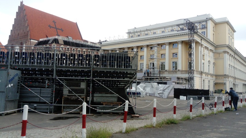 Na tyłach Opery Wrocławskiej powstaje widownia na 3 tys. miejsc