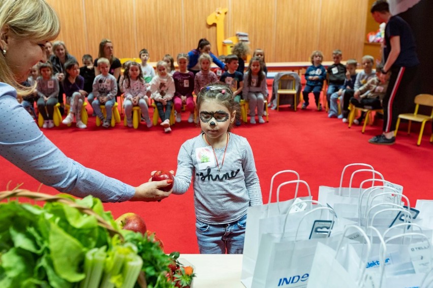Kraków. Przekazano dary dla dzieci z Ukrainy          