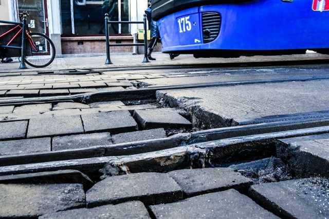 Rano w środę (24.01) na ul. Gdańskiej na wysokości Zawiszy doszło  do groźnie wyglądającego zdarzenia drogowego