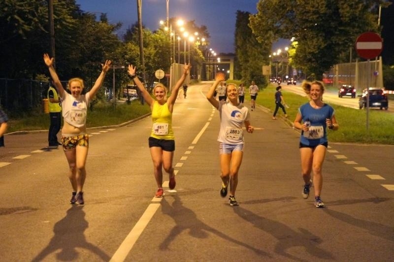 Nocny Wrocław Półmaraton 2013 odwołany! Tłum spontanicznie ruszył ulicami! A Dutkiewicz przeprasza