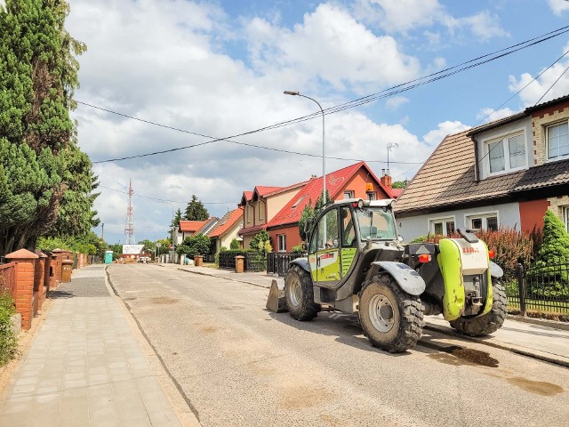 W tym tygodniu kończą się prace związane z przebudową chodników po obu stronach ulicy Chodkiewicza na całej długości tej drogi, tj. na ok. 180 metrach.