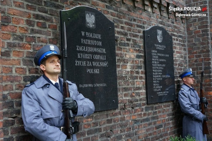 Policjanci z Dąbrowy Górniczej oddali hołd pomordowanym...