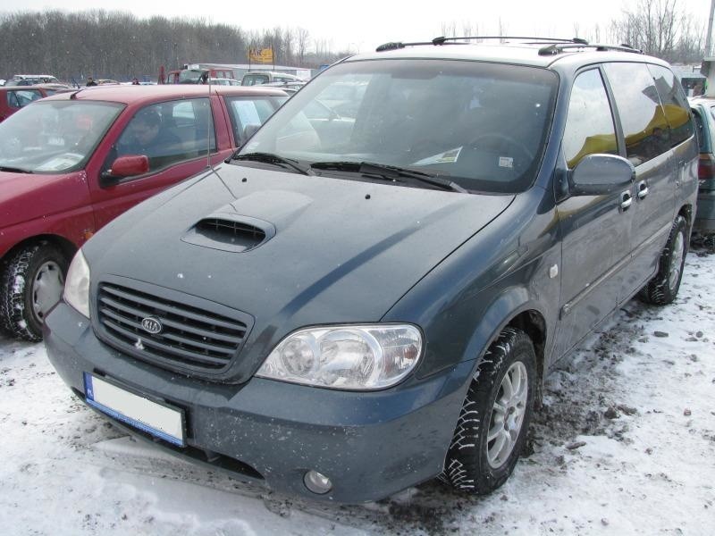 4. KIA Carnival...