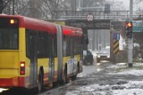 Wrocław: Autubus wjechał w wiadukt. Kierowca w szpitalu