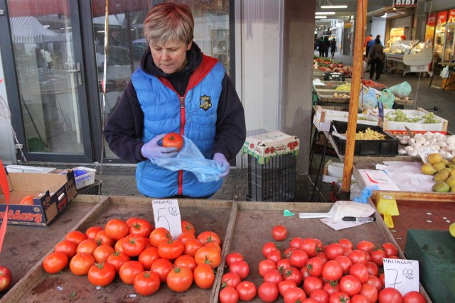 Obowiązkową pozycję na liście artykułów spożywczych mieszkańców naszego regionu stanowią pomidory. Znacznie rzadziej znajduje się na niej mleko