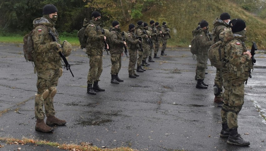 Żołnierze Obrony Terytorialnej z batalionu w Radomiu szkolili się ze specjalsami. Zobacz zdjęcia