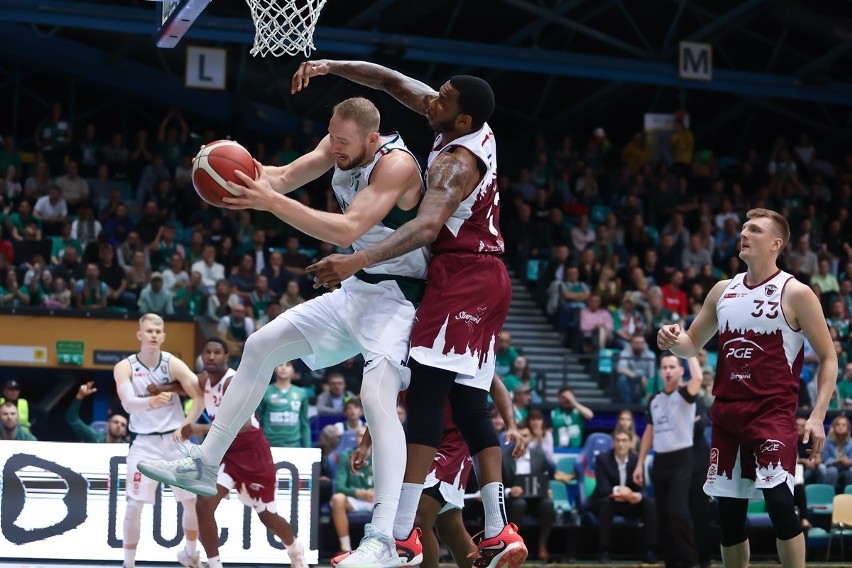 Pierwszy mecz nowego sezonu Energa Basket Ligi dał kibicom...