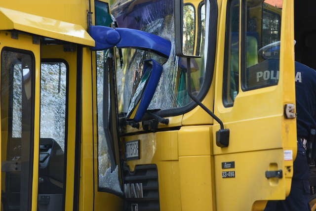 Wypadek z udziałem ciężarówki i tramwaju na Bydgoskiej w Toruniu