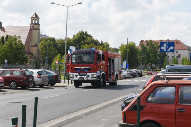 Przed godziną 10 poznańscy policjanci otrzymali informację o niezidentyfikowanym czarnym pakunku, który został zawieszony na płocie przy budynku Politechniki Poznańskiej przy ul. Piotrowo. Przejdź do kolejnego zdjęcia --->