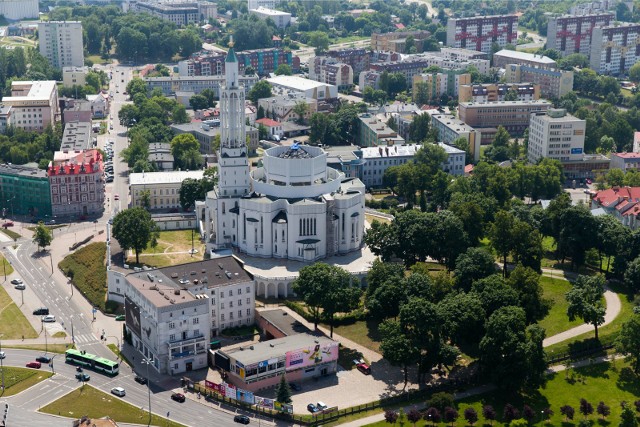 Białystok1. Zakup i montaż instalacji przeciwpożarowej zabytkowej plebanii przy kościele pw. św. Rocha - 100 000 złotych dofinansowania.2. Remont i konserwacja nagrobka Henryka Czarneckiego przy kościele pw. św. Rafała Kalinowskiego - 33 500 zł.3. Prace konserwatorskie (wewnętrzne i zewnętrzne) w Pałacu Hasbacha - 99 000 zł.4. Remont kamienicy z końca XIX wieku przy ulicy Ludwika Waryńskiego 4 - 100 000 zł.