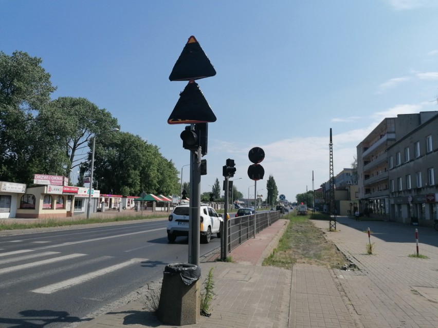 Remont torowiska w Pabianicach. Co się teraz dzieje?. ZDJĘCIA