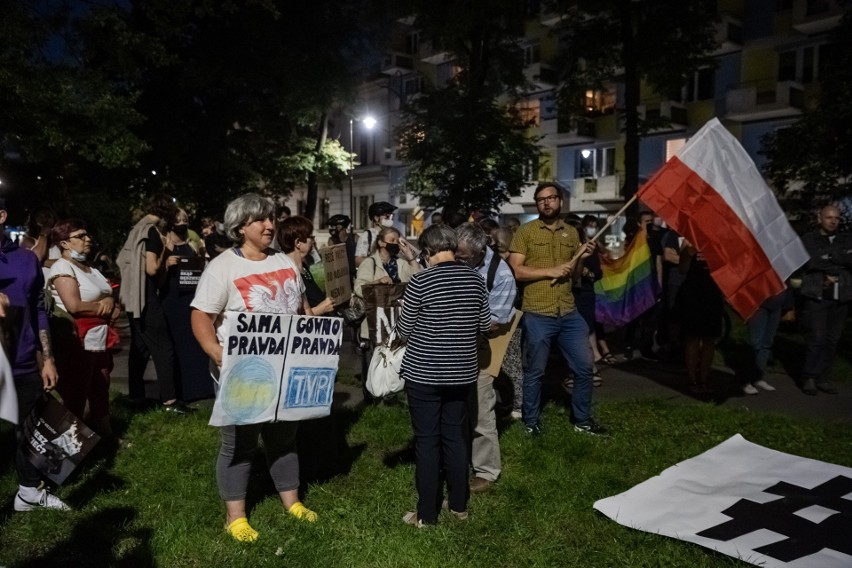 Protest pod krakowską siedzibą PiS.