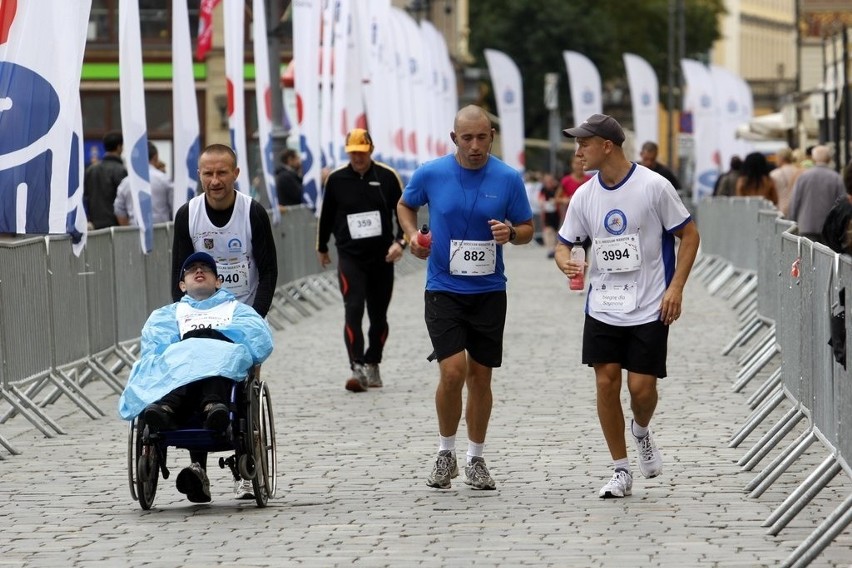 Maraton Wrocław - ZDJĘCIA - zawodnicy z numerami 3801 - 4000