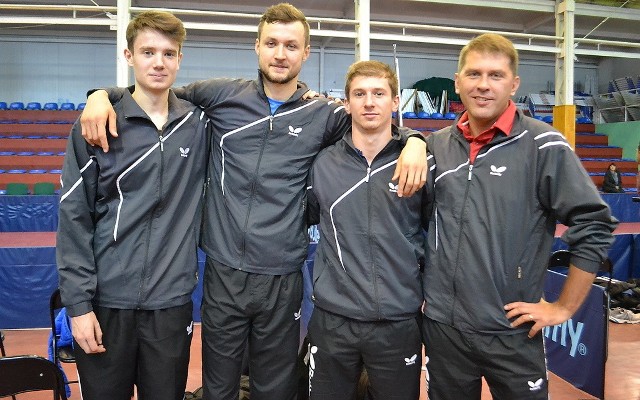 Grudziądzka Olimpia/Unia wygrała mecz w składzie (od lewej): Patryk Zatówka, Patrk Chojnowski, Tomislav Kolarek i trener Piotr Szafranek.