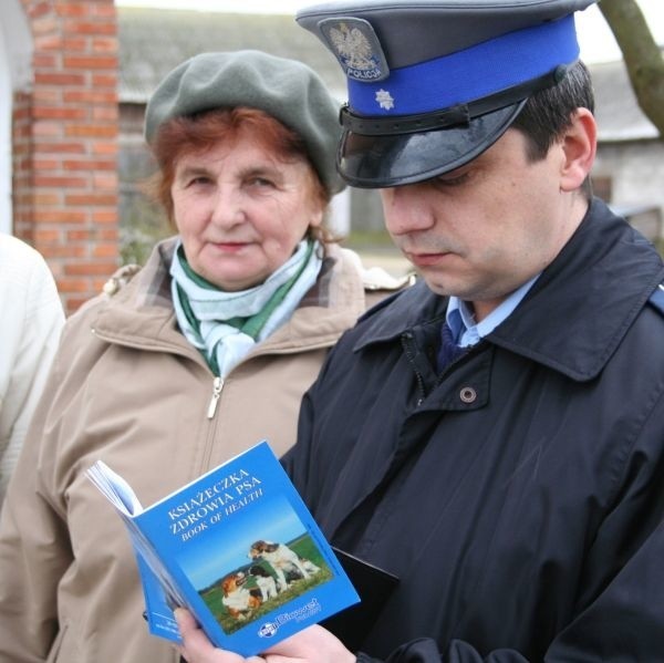 Policjanci skontrolowali między innymi posesję sołtys wsi Brzeska Wola Cecylii Palczyńskiej. Okazało się, że pani sołtys właściwie dba o swojego psa.