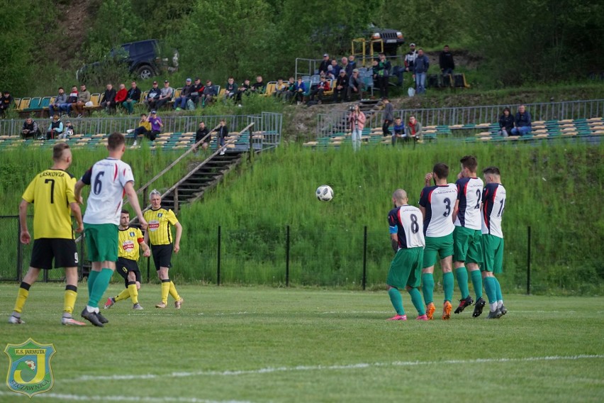 Trybuna szczawnickiego stadionu