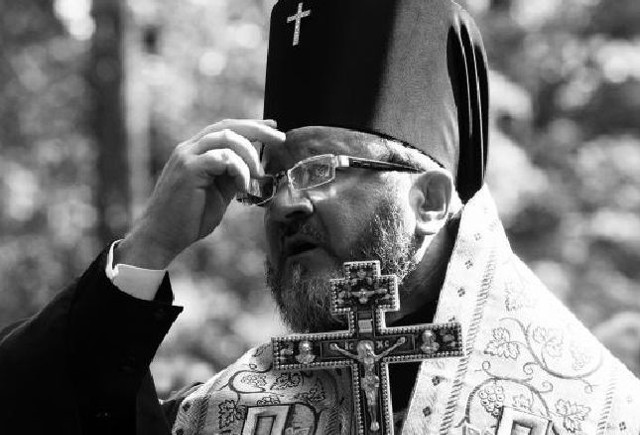 Abp Miron Chodakowski urodził się w Białymstoku, od 1998 roku był biskupem hajnowskim. W 2008 roku został podniesiony do godności arcybiskupa.
