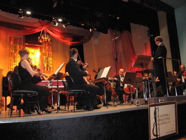 Radomska Orkiestra Kameralna gra chętnie dla młodej widowni i zawsze jest w "pełnej gali&#8221;
