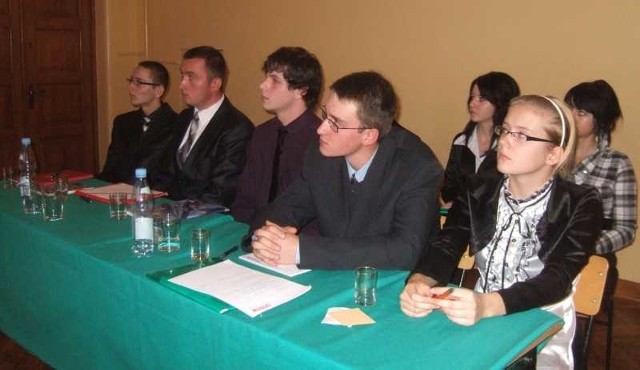 W czasie debaty w Zespole Szkół numer 3 dyskutowano o tym, czy młodzi ludzie mają w Ostrowcu perspektywy rozwoju.