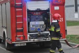 Pożar w szpitalu w Kostrzynie. Na miejsce wysłano sześć zastępów strażaków. Okazało się, że palił się... śmietnik! 
