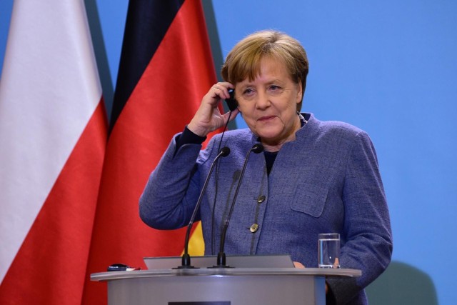 "Spiegel" napisał o naiwności rządku Angeli Merkel, któy zupełnie zignorował ostrzeżenia Polski i Ukrainy.
