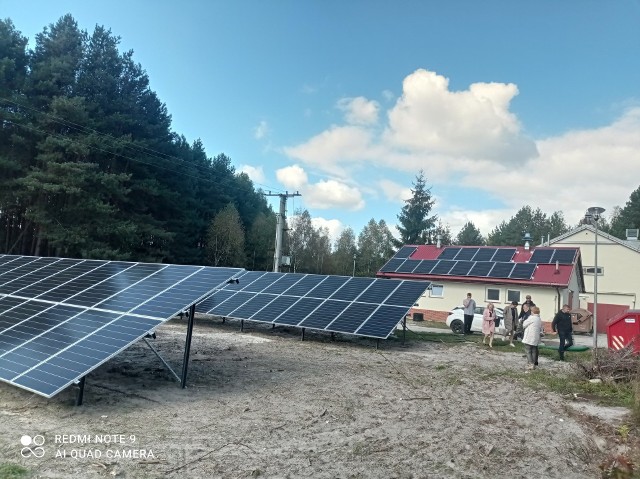 W gminie Nagłowice odebrano gotowe instalacje fotowoltaiczne, które zamontowano w 9 obiektach na terenie całej gminy. Zobaczcie zdjęcia.