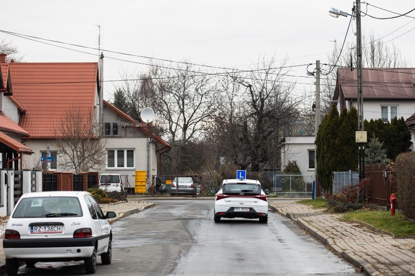 „Kwadrat śmierci” na ulicach Pięknej, Jasnej, Partyzantów i Husarskiej w Rzeszowie. Samochody z "L" na dachu blokują ulice?